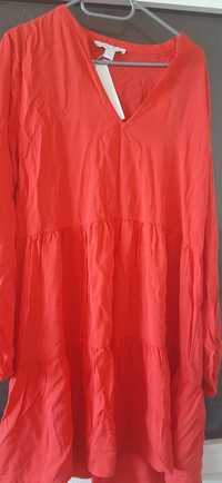Червена рокля Амису