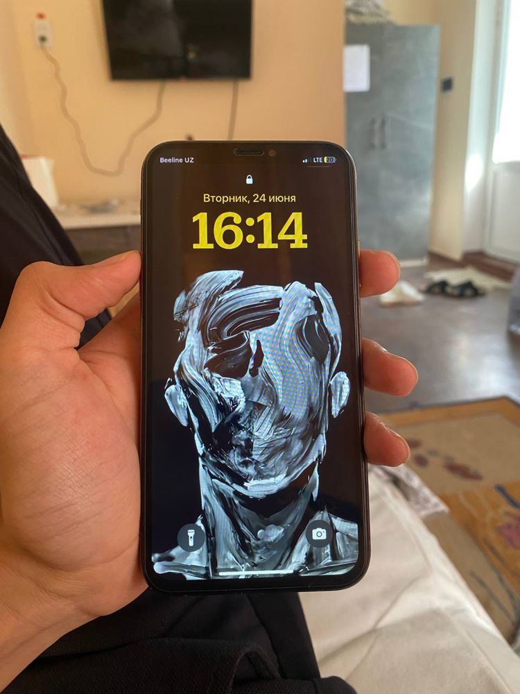 IPhone XS Gold.