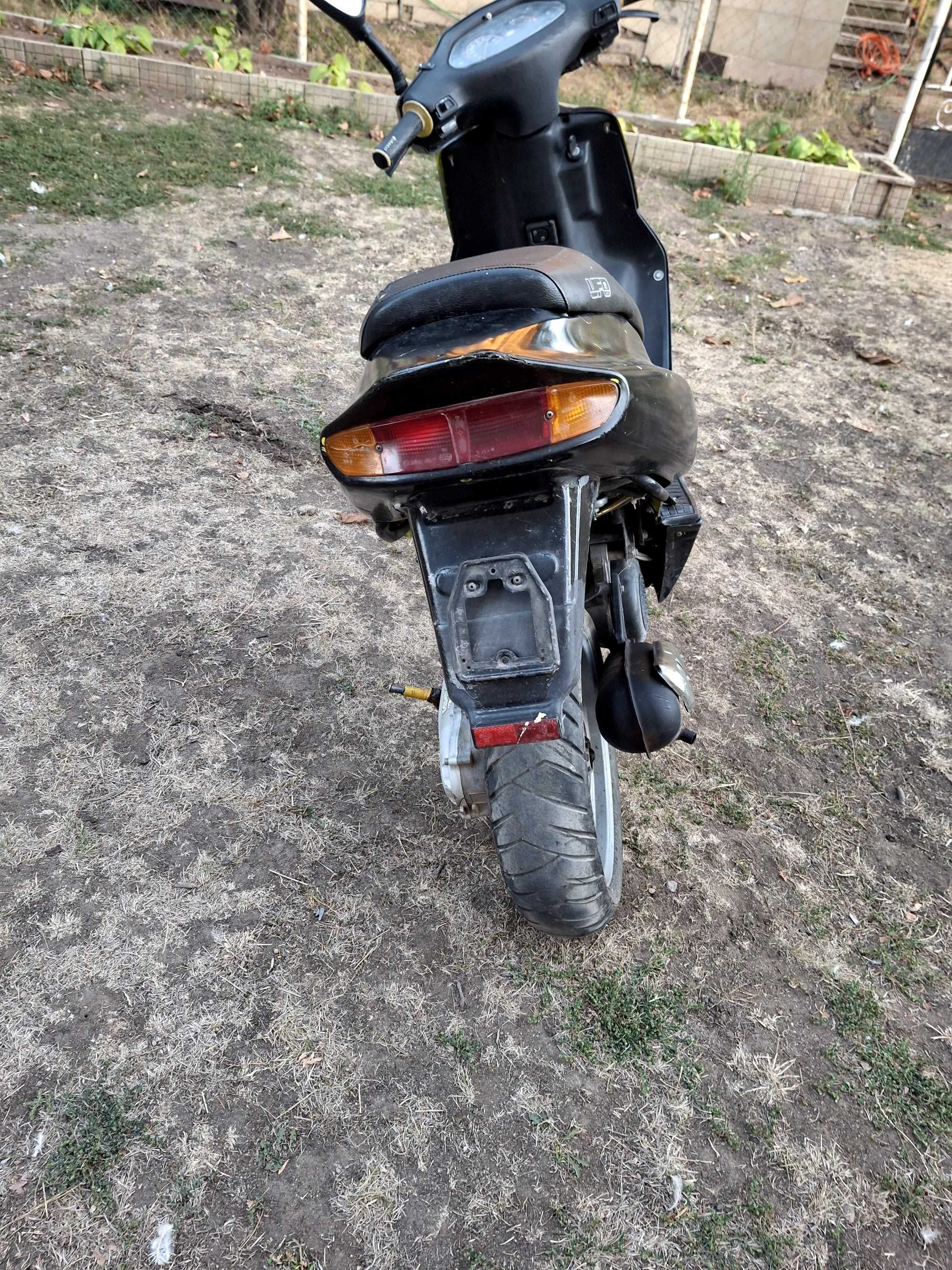 Скутер Aprilia 50 к.с