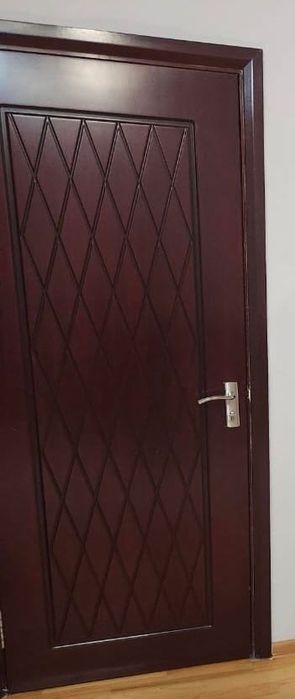 Продаются: б/у двери (4 штуки)