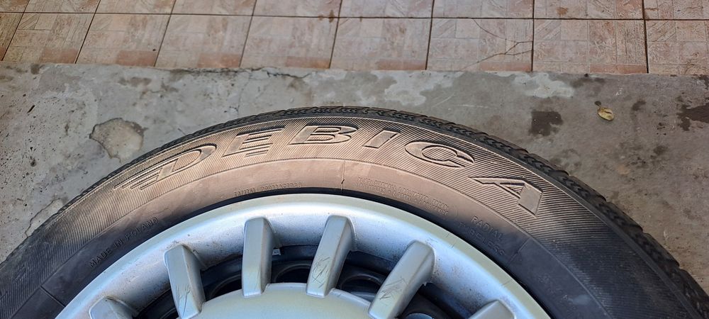 Комплект от 4бр.зимни гуми с джанти и тасове