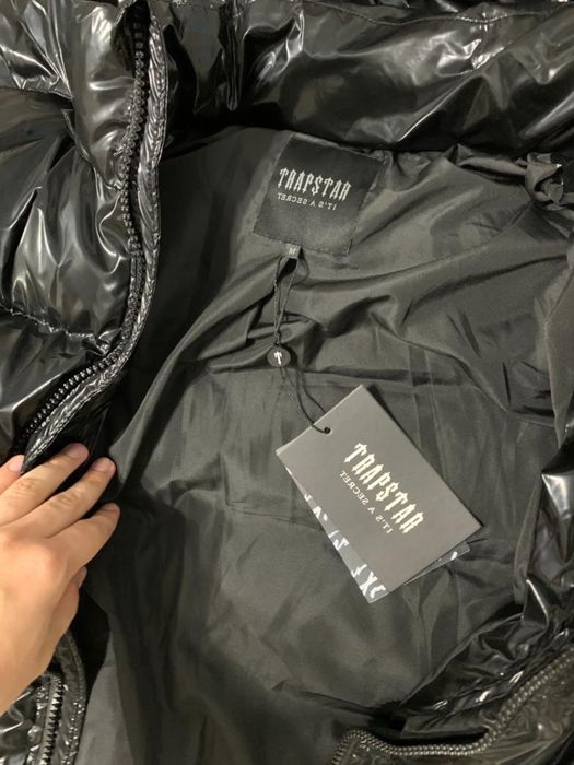 Geaca lucioasa Trapstar neagră