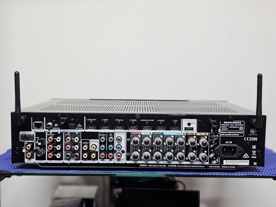 Receiver 7.2  Marantz NR1606 cu telecomanda Wi-Fi /Bluetooth