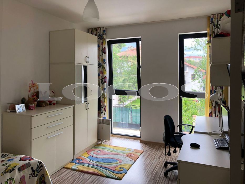 Дава се под наем Четиристаен апартамент в Варна, м-т Траката - 160 кв.м за 900 € - Снимка #6