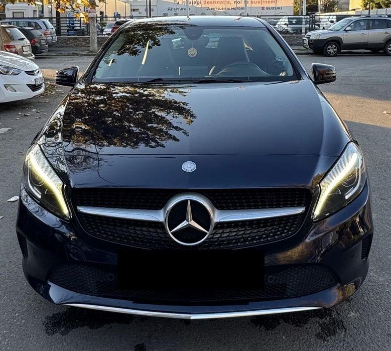 Mercedes-Benz A Mercedes-Benz A 180 D AMG Line, 6 trepte de viteza