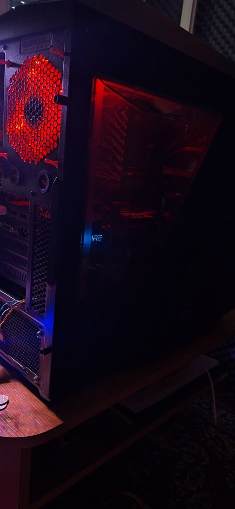 Компютър Asus //