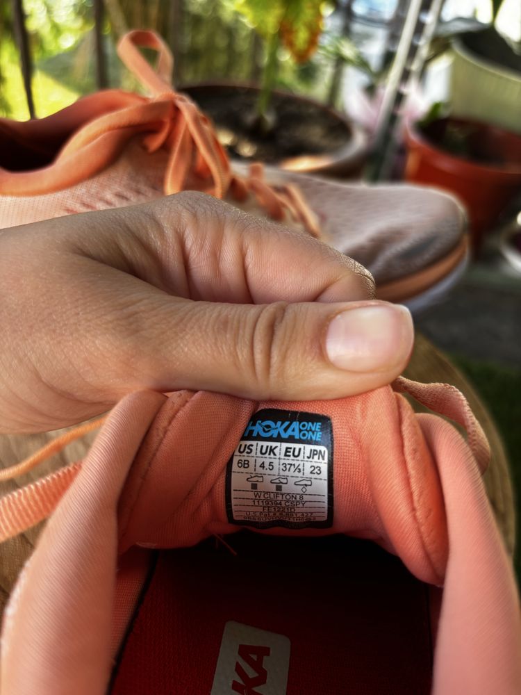 Hoka One One Clifton 8 37 1/3