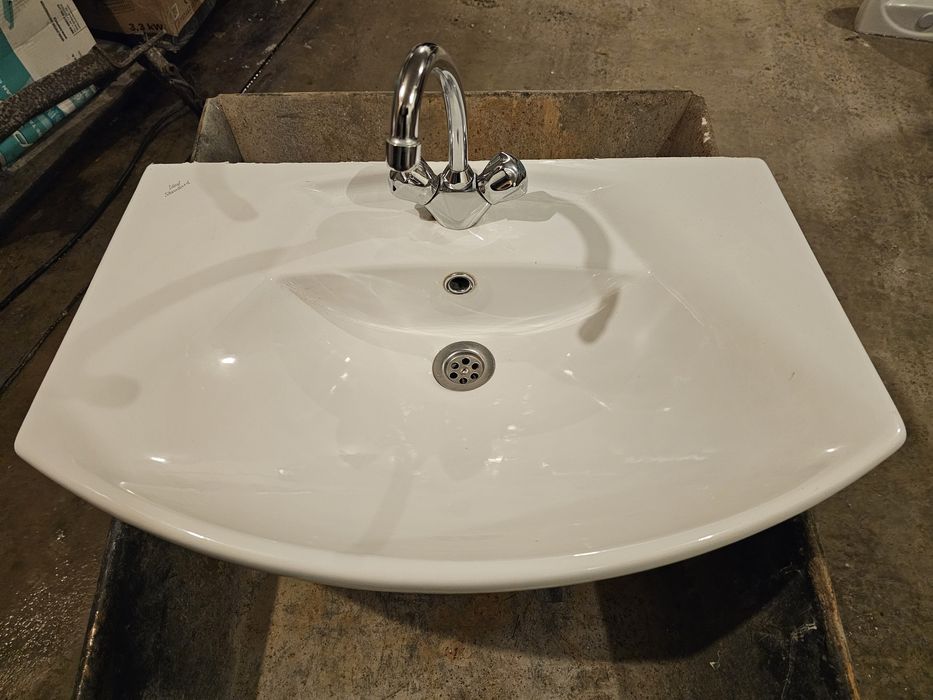 Мивка "Ideal Standard" - оборудвана