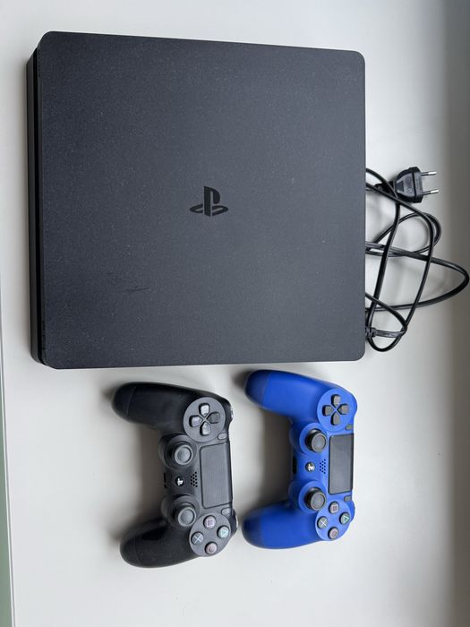 PS4 slim 1tb cu 2 controllere
