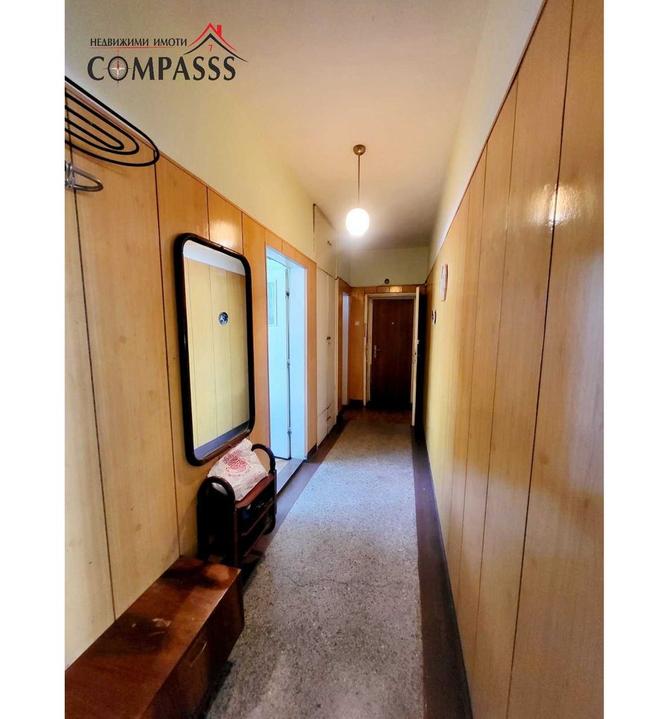 Продава се Двустаен апартамент в Добрич, Център - 70 кв.м за 1275 €/кв.м - Снимка #1