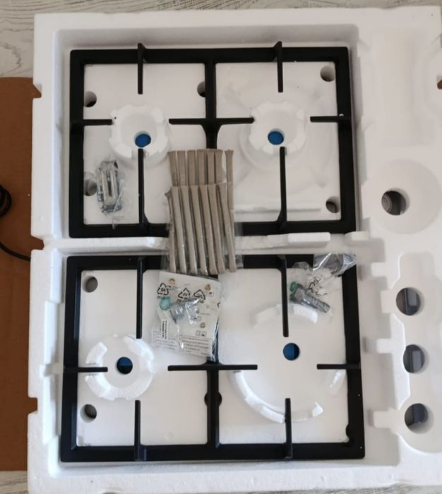 Vând plită de gătit Beko