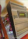 Yamaha 01V în stare perfectă de funcționare , folosit în studio