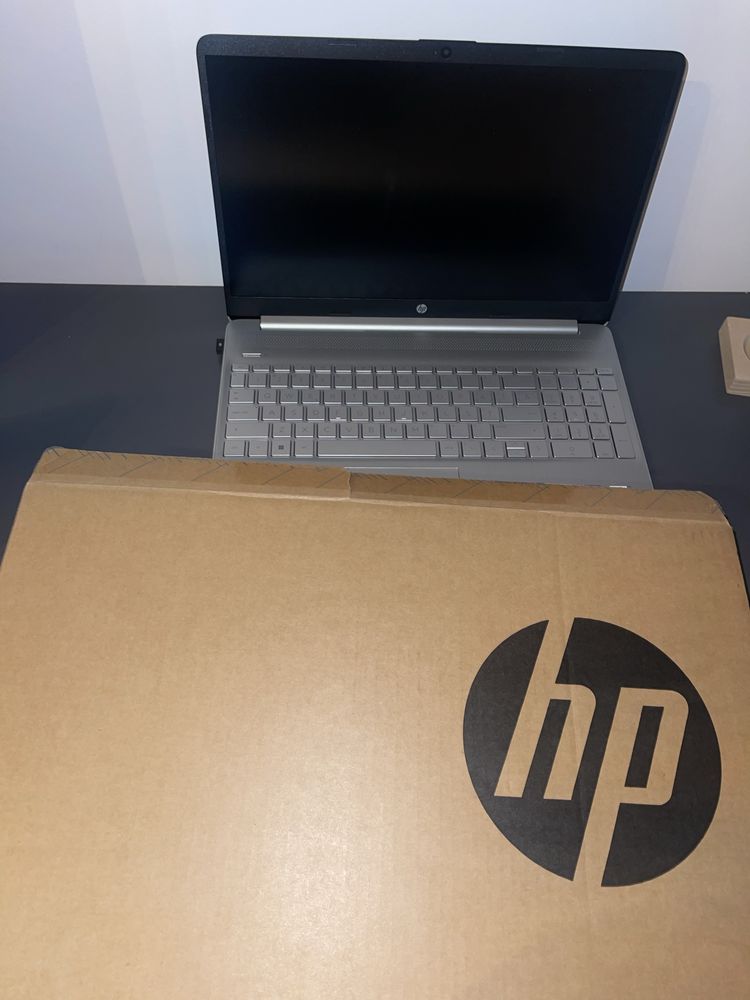 Laptop HP nou - silver