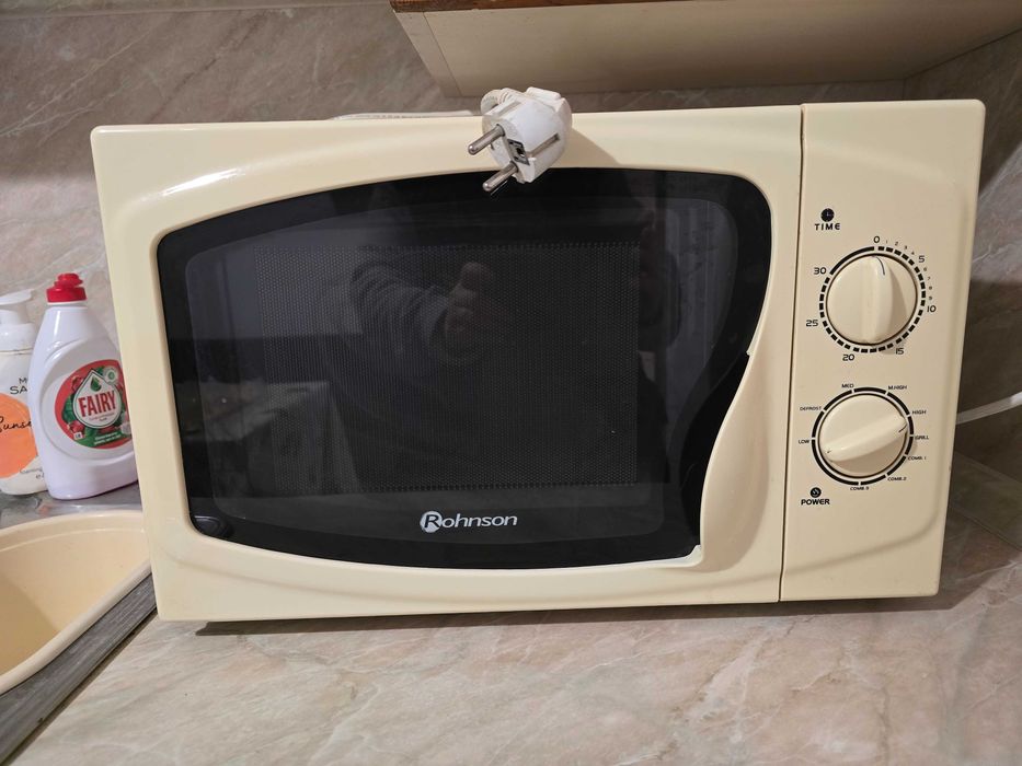 Микровълнова печка с грил