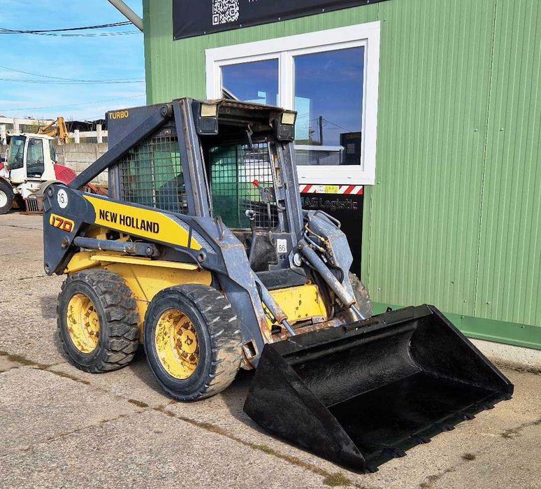 mini incarcator New Holland S170