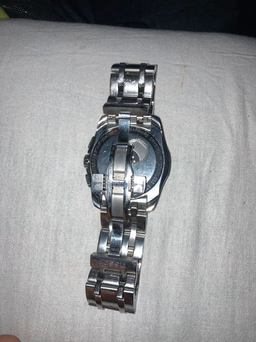 Часовник tissot T035627A