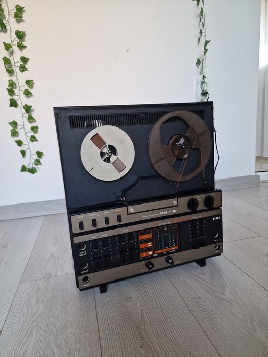 Magnetofon Tesla CM 130