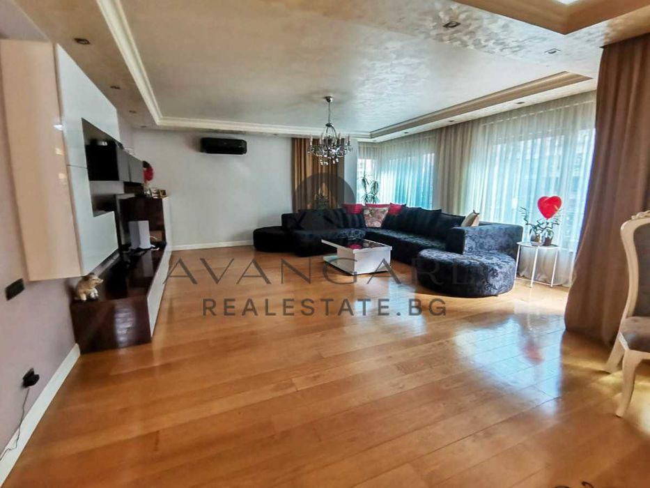 оф.11026 Многостаен с Паркомясто Герджика