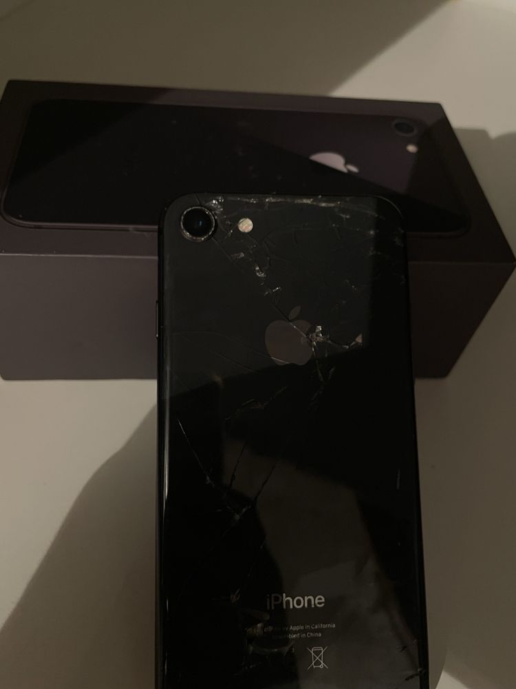 iphone 8  идеалном состояние