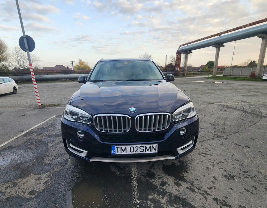 BMW X5 Proprietar vând BMW X5  motor 3.0 xdrive 258cp.Este mașina personală a