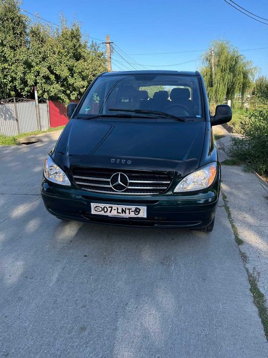 Vand Mercedes-Benz vito 115 cu 8 locuri  an 2010 import Olanda