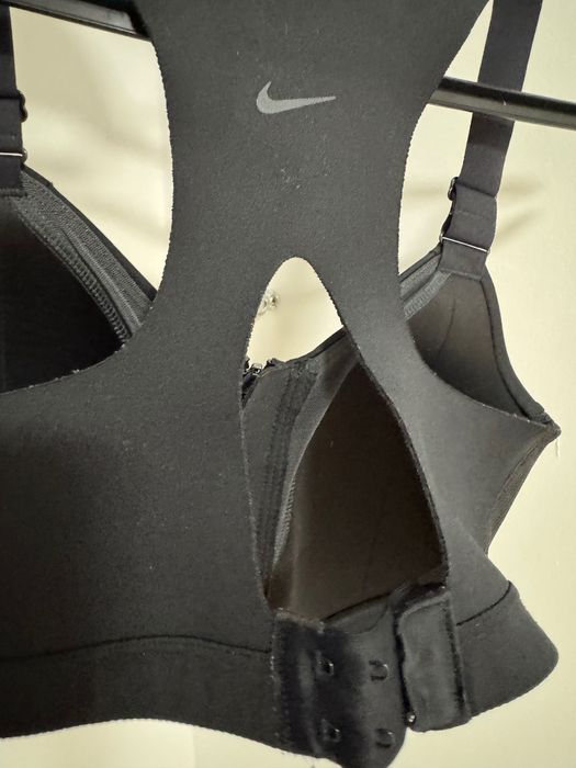 Спортен топ Nike