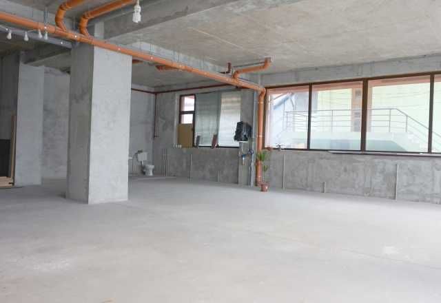 Spatiu comercial Piata Veteranilor-B-dul Iuliu Maniu/B-dul Uverturii