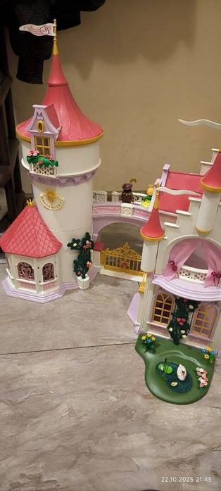 Playmobil  замък с обзавеждане и придворни