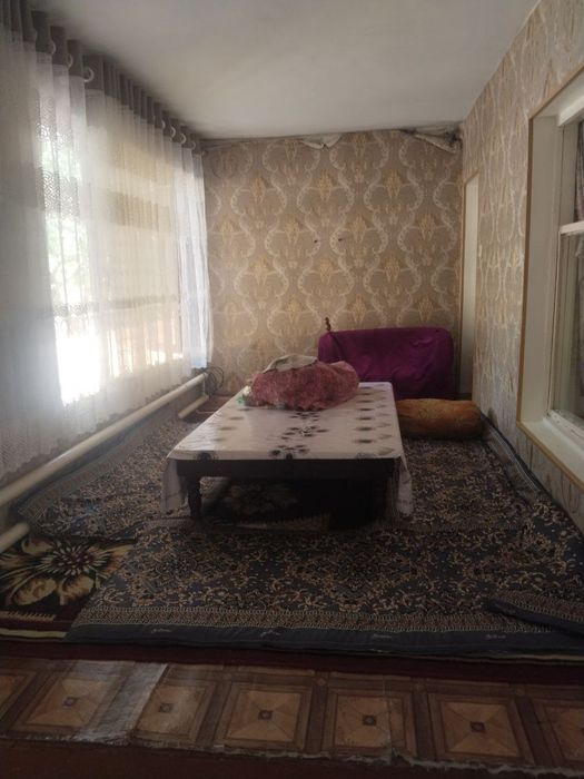 Uy dom 2 xonali baʼzi jixozlar qoladi