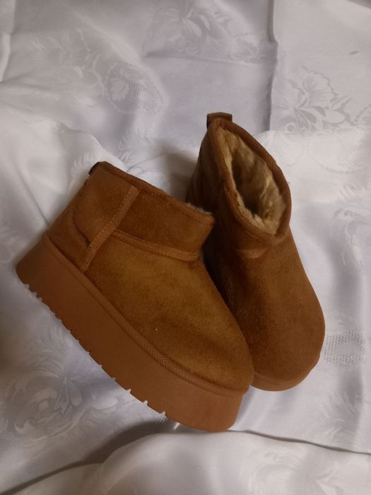 UGG dama model superb