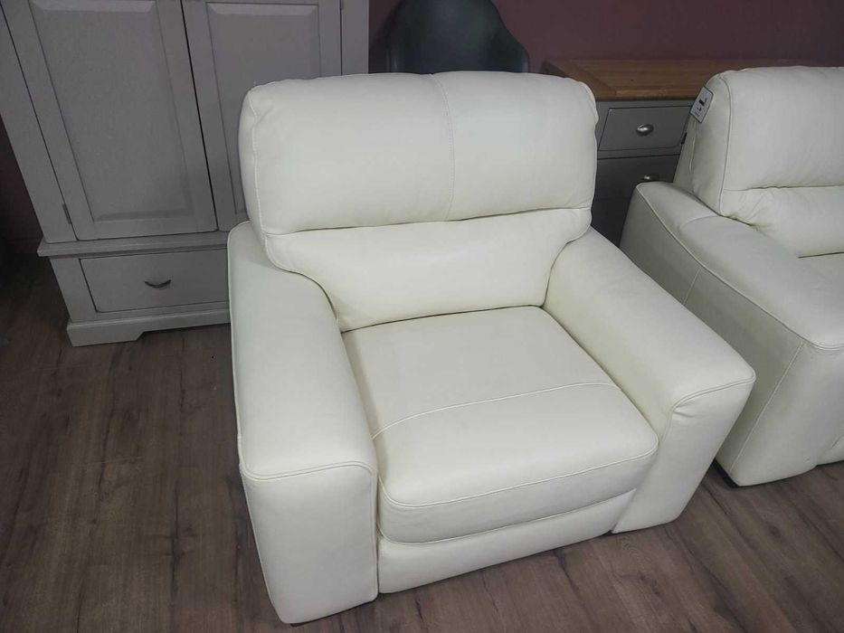 Светло кремав кожен комплект дивани тройка,двойка и фотьойл