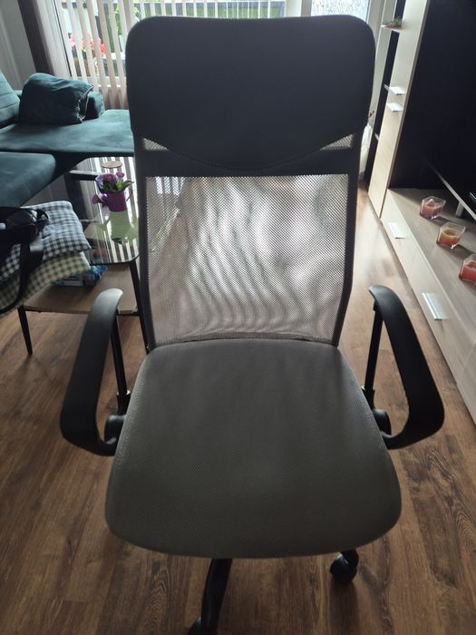 Офис стол от Jysk