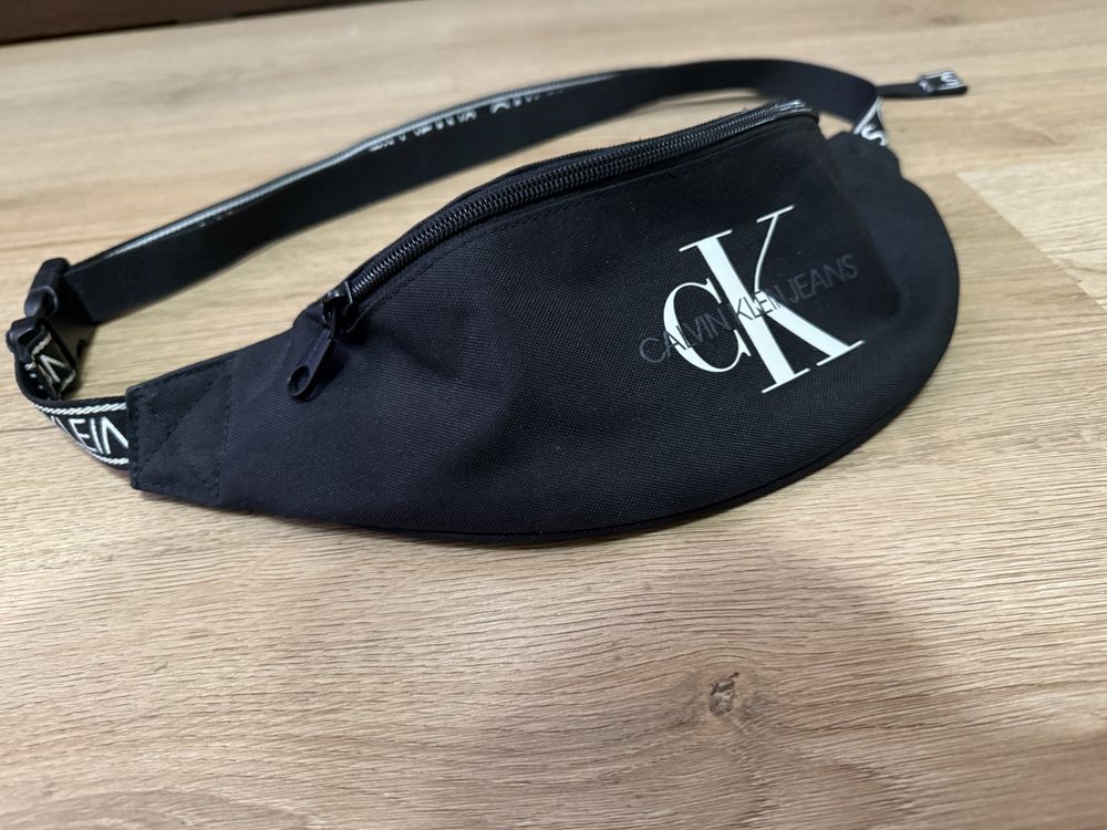 Мъжка чанта банна Calvin Klein