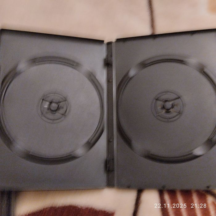 Коробки для DVD  пустые для любых дисков и презентаций