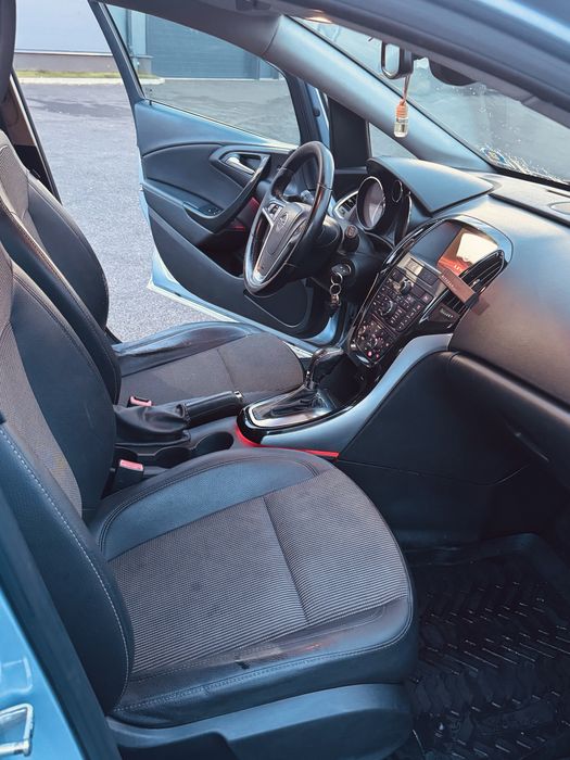 Opel Astra Sports Tourer 2.0 CDTI 2015 full options stare excelenta