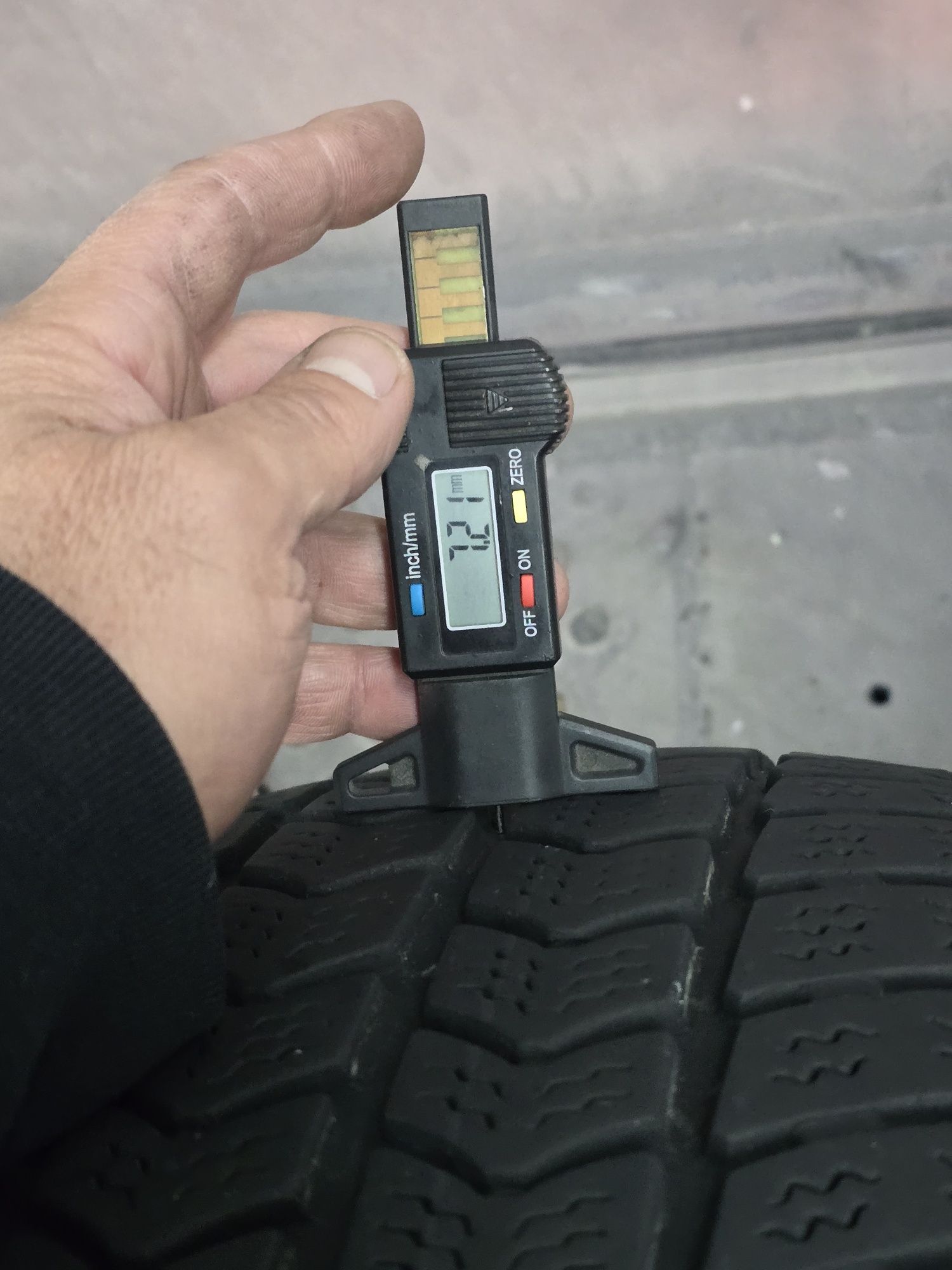 215 65 16c simperit