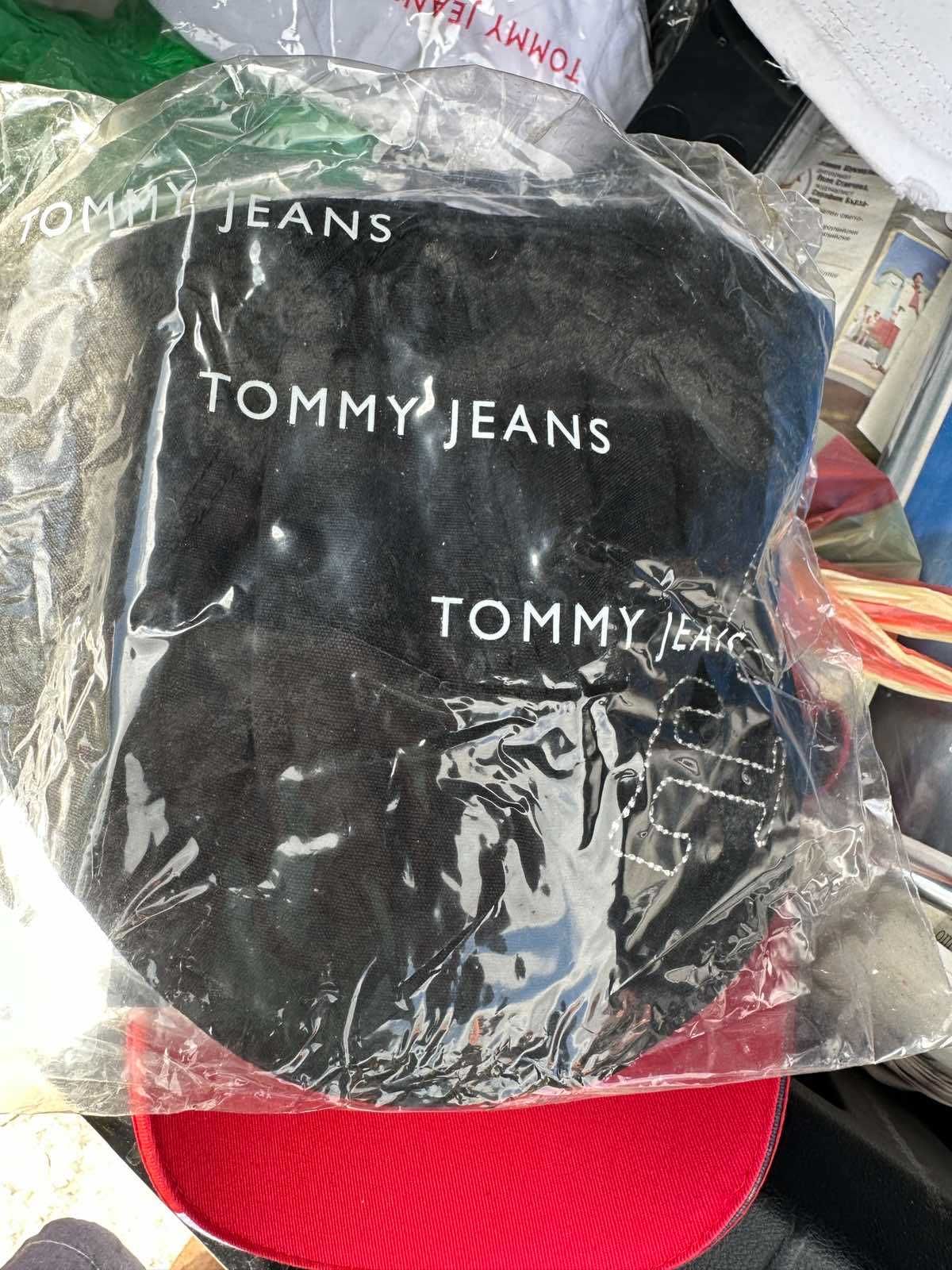 Шапки Tommy Jeans