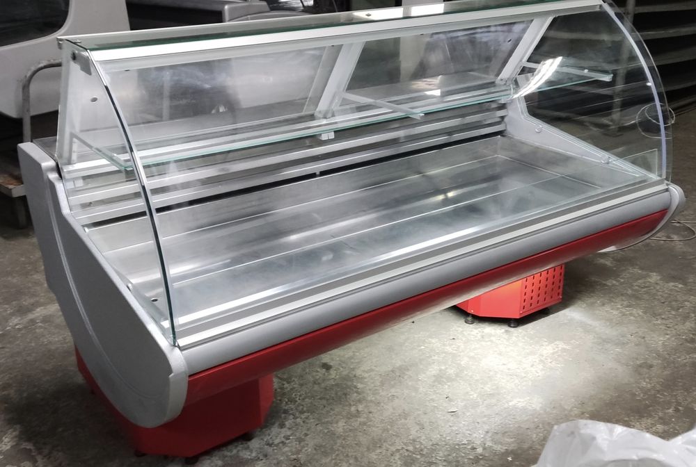 Хладилна щандова витрина