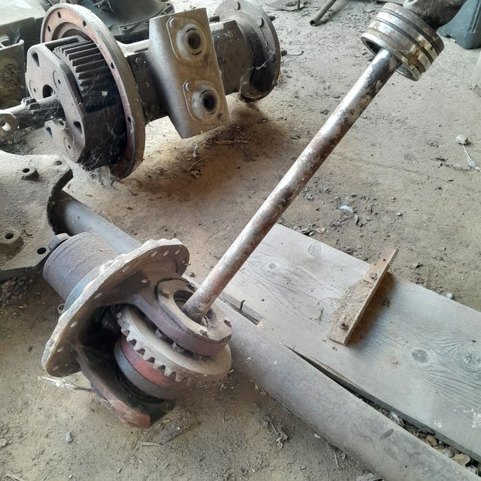 Vand piese punte fata Lamborghini 1556 si Same Ercules 160