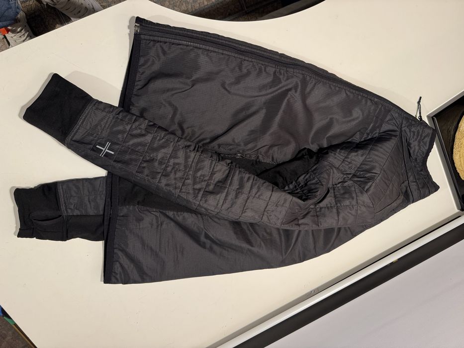 Jacheta ICEBREAKER M, barbateasca, merge si L mai slim