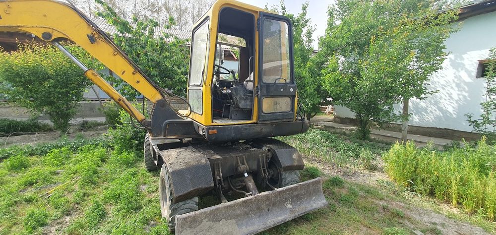 Mini hundai ekskavator sotiladi