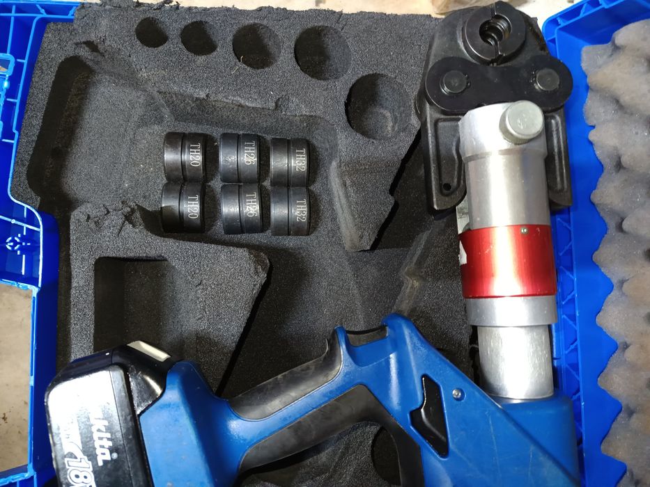 Presa hidraulica Uponor klauke de sertizat pexal