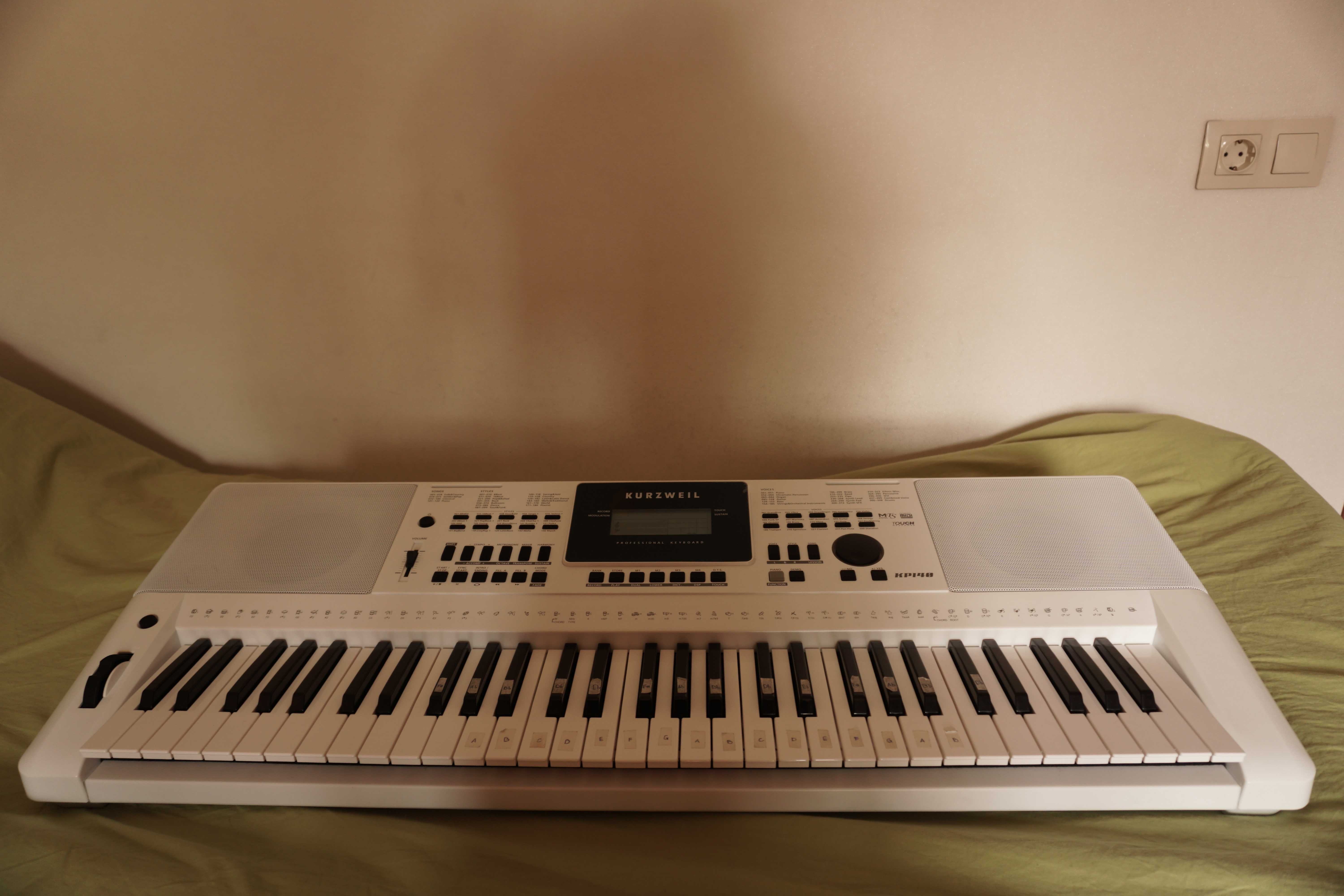 Синтезатор Kurzweil KP140WH