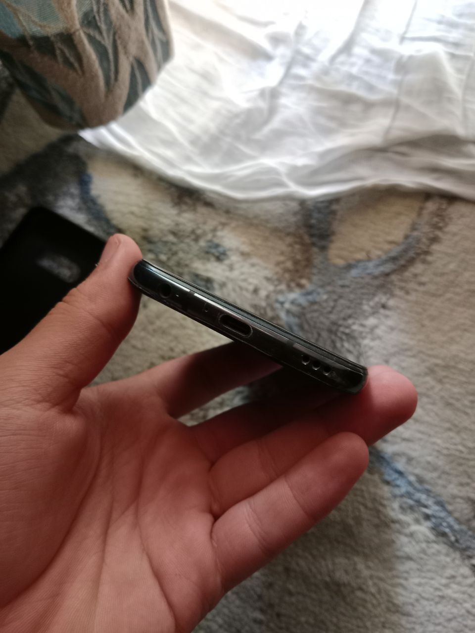 LG  v50s obmen qilinadi