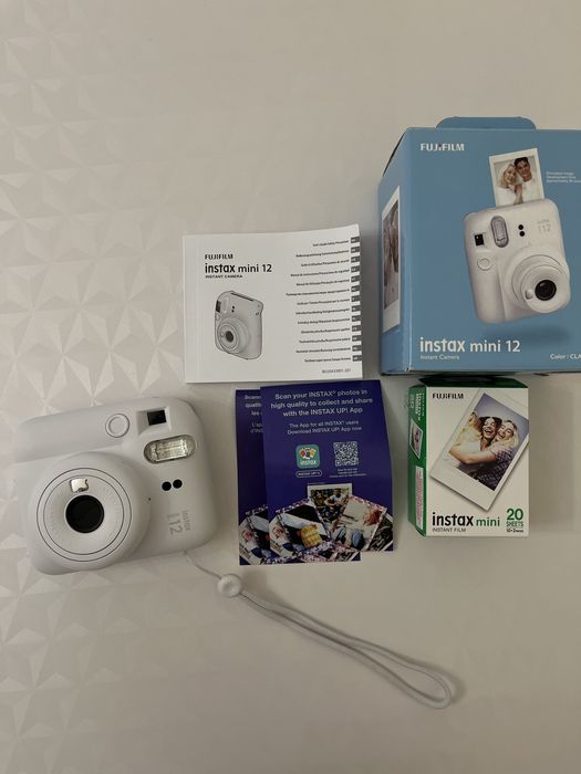 Продам фотоаппарат моментальной печати Fujifilm Instax mini 12