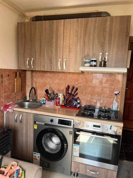 Vând garsonieră pe strada grivitei