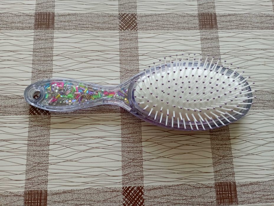 Диадеми, слънчеви очила и други аксесоари за момичета