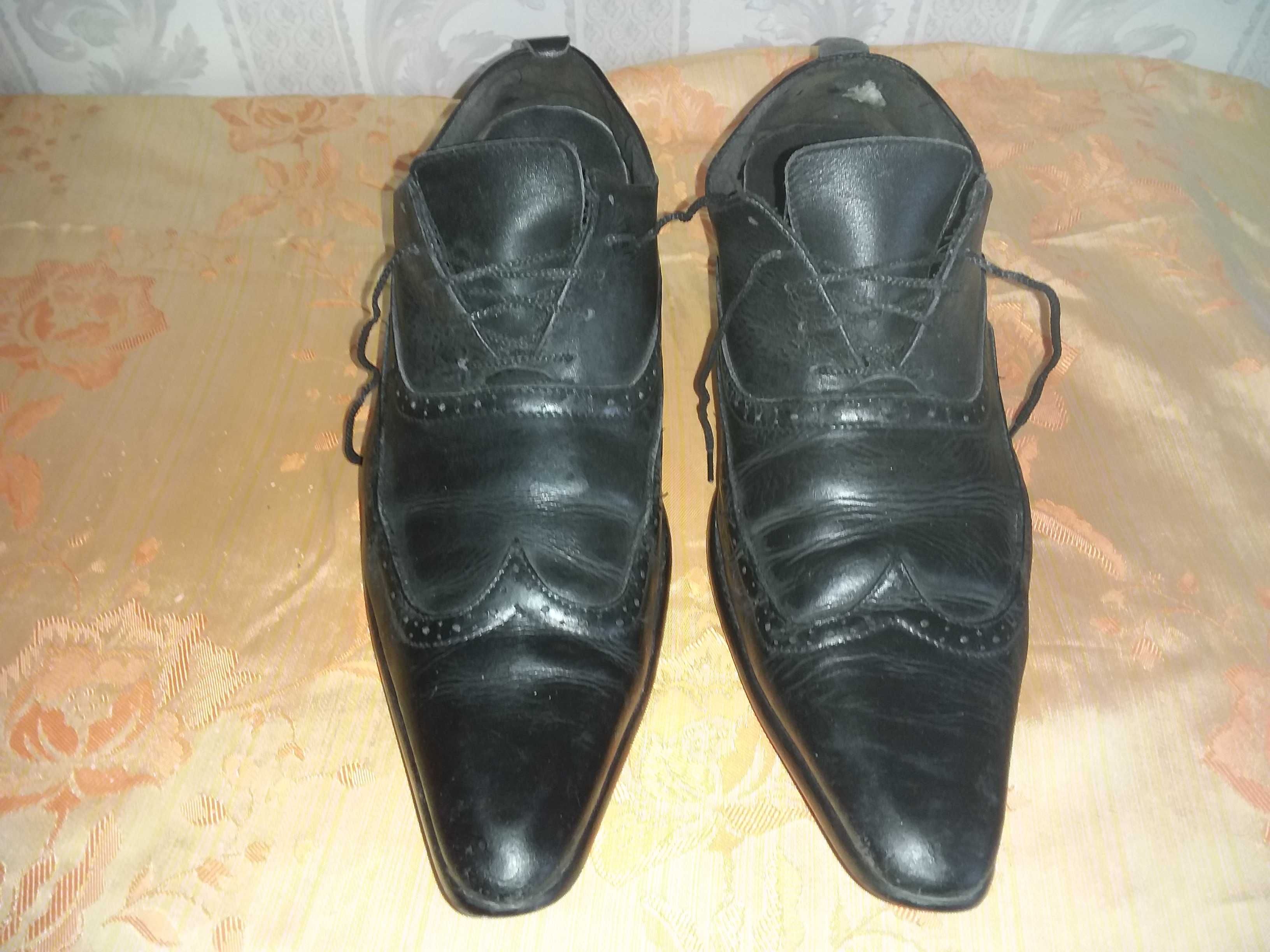 Мужские кожаные туфли Турецкие Броги. Требуется ремонт каблуков.