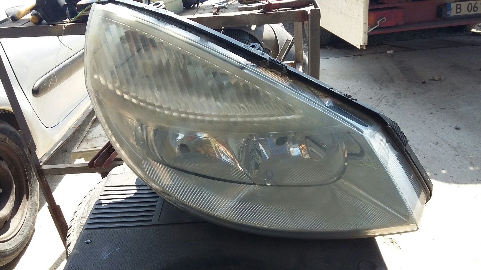 Фар  десен Рено Гранд Сценик /Renault Scenic 2003-2009