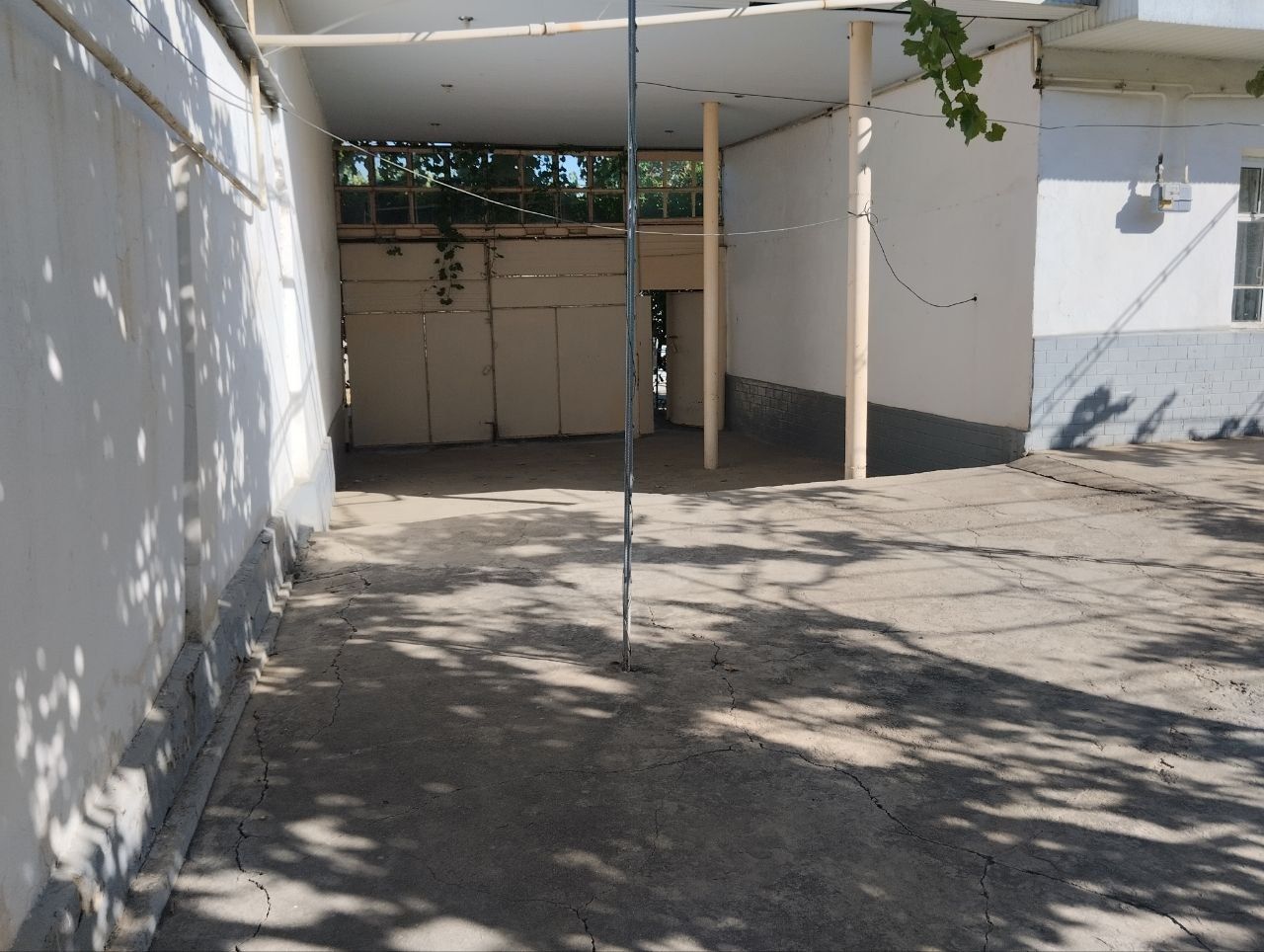 Qibrayda sharoiti bor 8 sotix hovli sotiladi